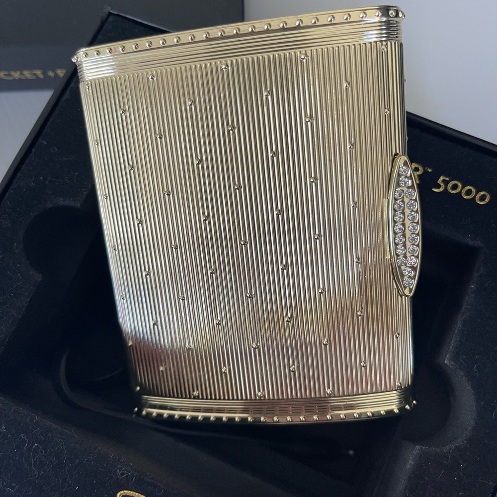 Halo Gold Charger with Silver Accents